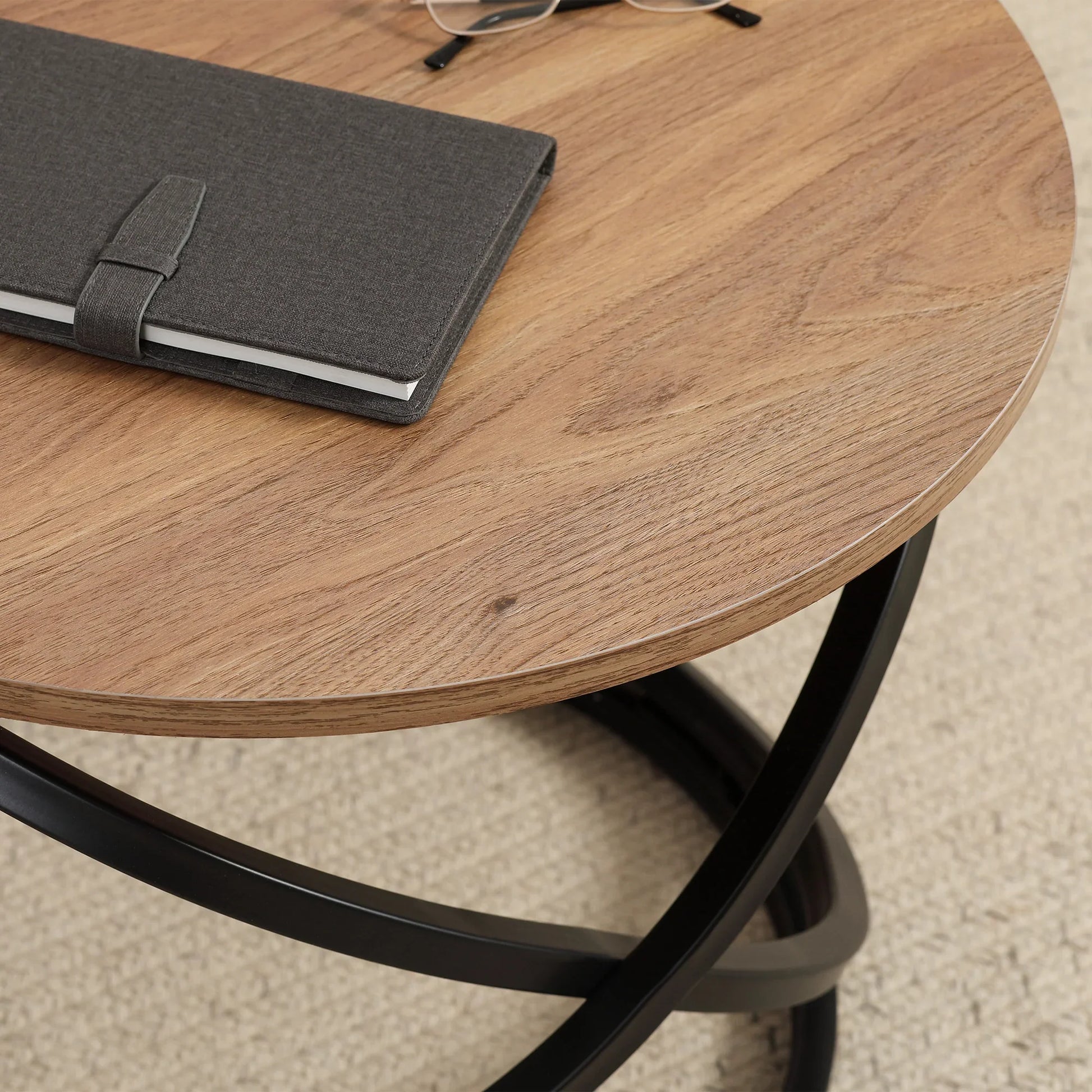 Table basse ronde en bois effet bois avec piètement métal noir
